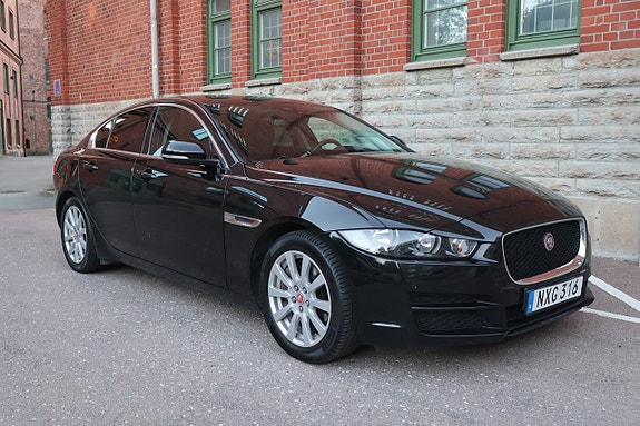 Jaguar XE 14 of 17