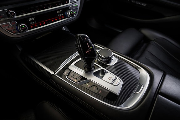 BMW 750i 21 of 29