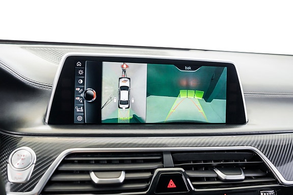BMW 750i 19 of 29