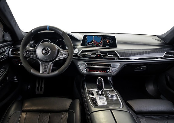 BMW 750i 24 of 29