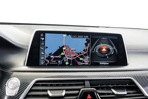 BMW 750i 18 of 29