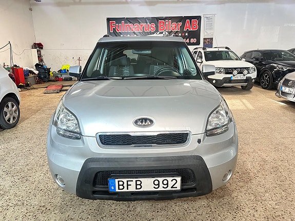 Kia Soul 2 of 5