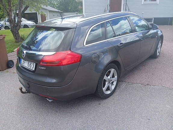 Opel Insignia 3 of 5