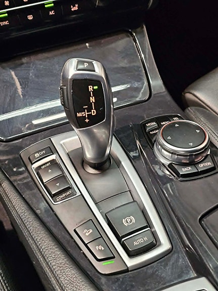 BMW 520d 15 of 17