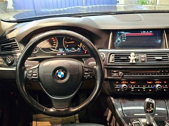 BMW 520d 11 of 17