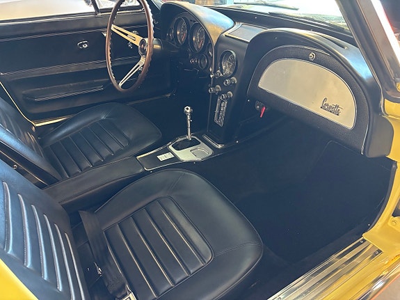 Chevrolet Corvette 5 of 5