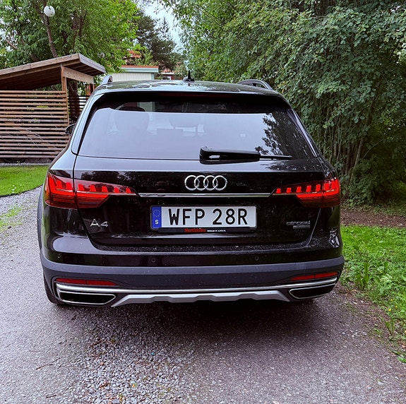 Audi A4 allroad 2 of 9