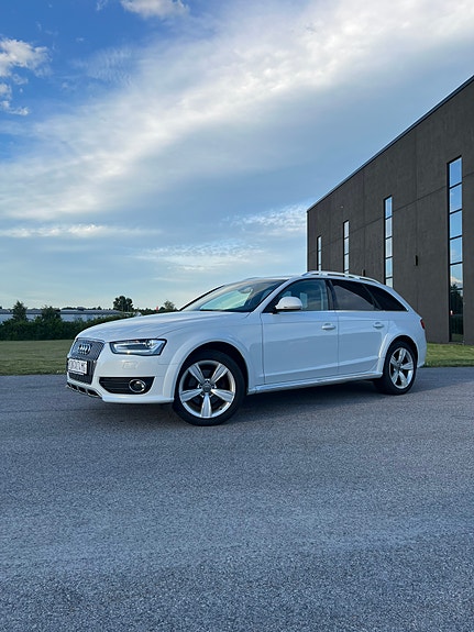 Audi A4 allroad 2 of 5