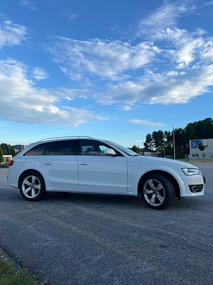 Audi A4 allroad 4 of 5