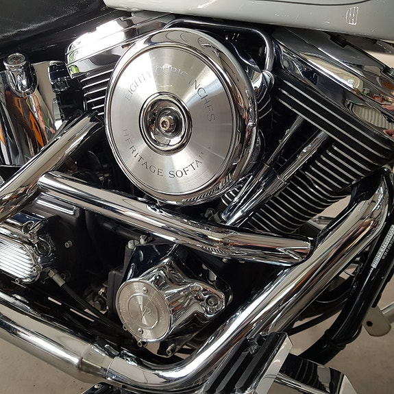 Harley-Davidson Heritage Softail Classic 6 of 6