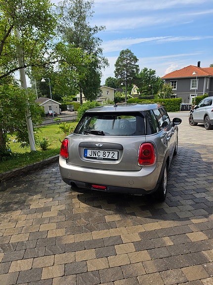 MINI One 2 of 5