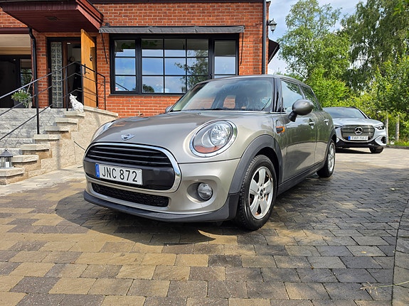 MINI One 4 of 5