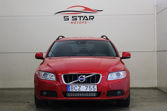 Volvo V70 2 of 21
