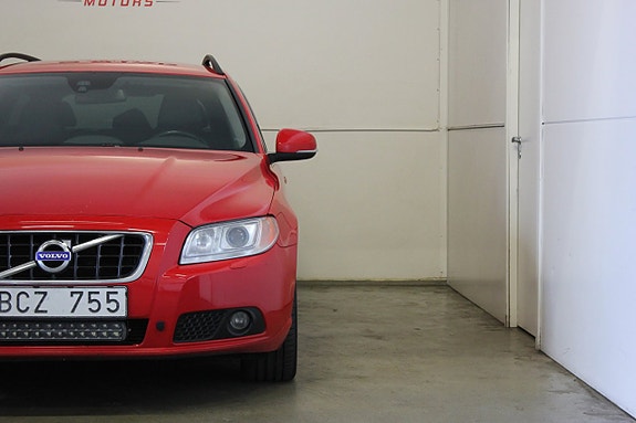 Volvo V70 3 of 21