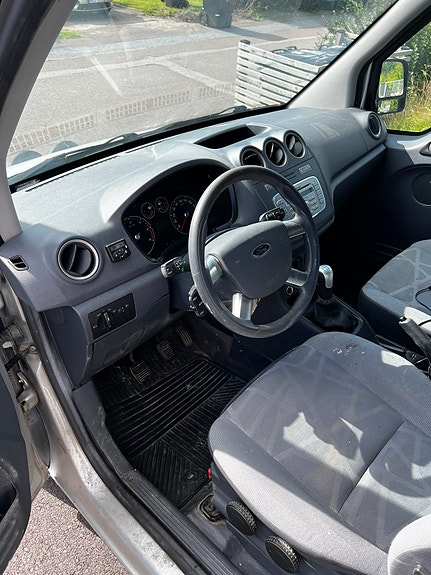 Ford Transit Connect 4 of 5