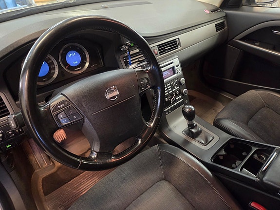 Volvo XC70 11 of 18