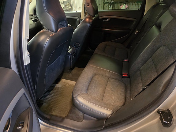 Volvo XC70 13 of 18