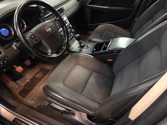 Volvo XC70 12 of 18