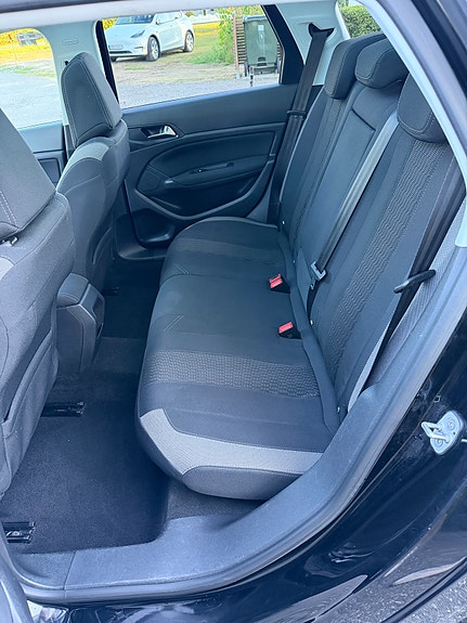 Peugeot 308 SW 5 of 5