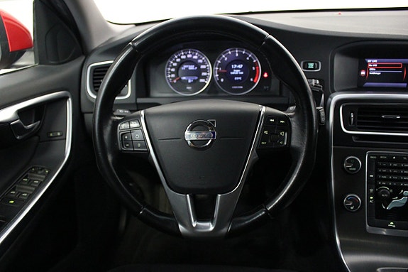 Volvo V60 14 of 19