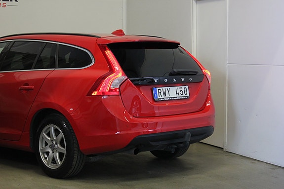 Volvo V60 8 of 19