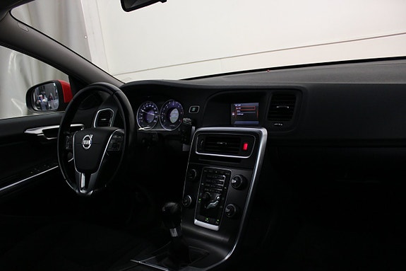 Volvo V60 15 of 19