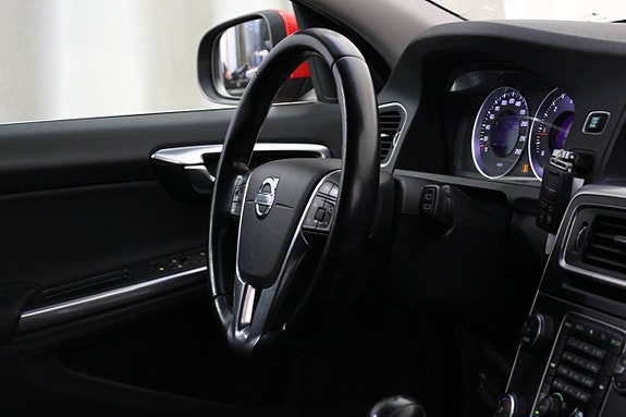 Volvo V60 16 of 19