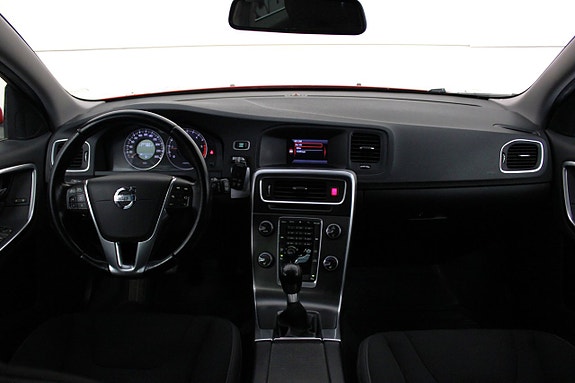 Volvo V60 13 of 19