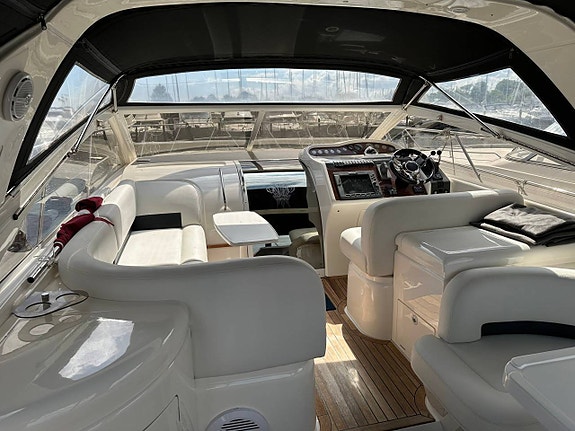 Princess V42 -2006 | 2 x Volvo Penta D6-350 4 of 5
