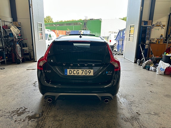 Volvo V60 4 of 5