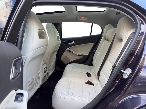 Mercedes-Benz GLA220 8 of 9