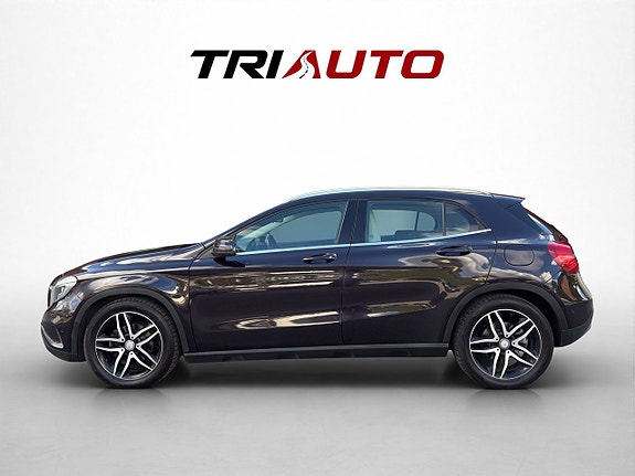 Mercedes-Benz GLA220 3 of 5