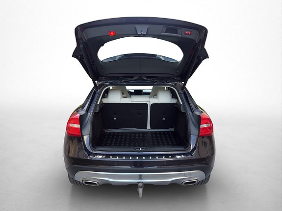 Mercedes-Benz GLA220 6 of 9