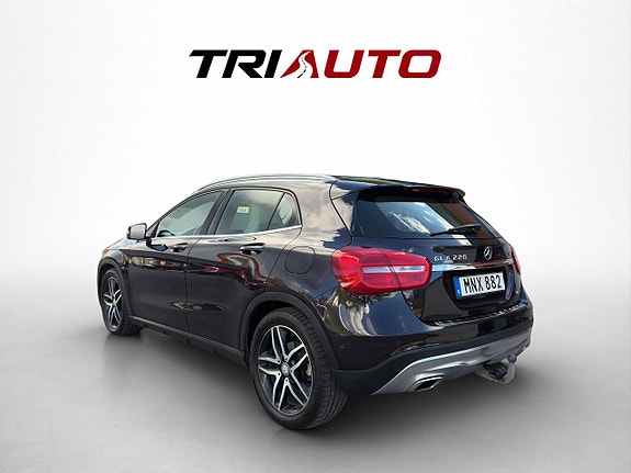 Mercedes-Benz GLA220 4 of 5