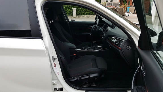 BMW 118d 4 of 5