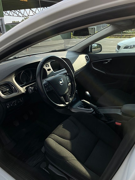 Volvo V40 6 of 10
