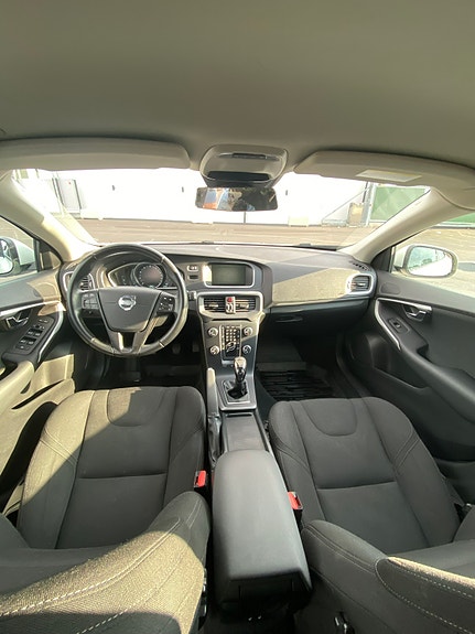 Volvo V40 8 of 10