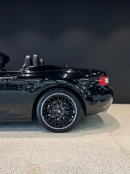 Mazda MX-5 4 of 5