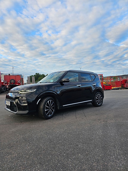 Kia e-Soul 2 of 5