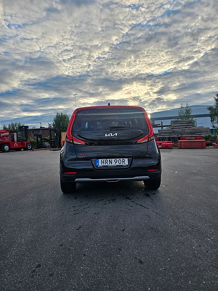 Kia e-Soul 4 of 5