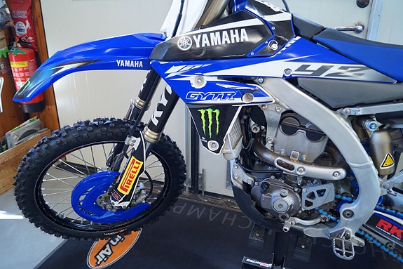Yamaha YZF 250 2 of 5