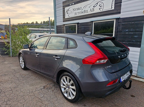 Volvo V40 12 of 14
