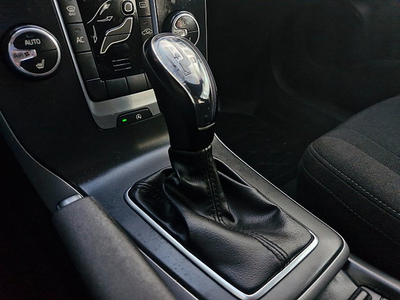 Volvo V40 8 of 14