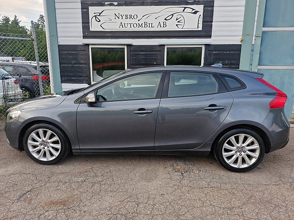 Volvo V40 13 of 14