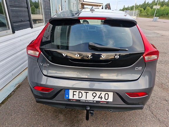 Volvo V40 4 of 5