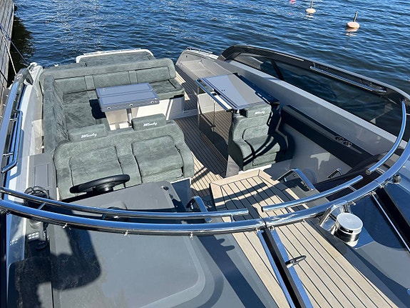 Windy 37 Shamal | 2* Volvo Penta 440/DPI | 2023 2 of 5