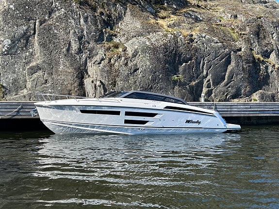 Windy 37 Shamal | 2* Volvo Penta 440/DPI | 2023 4 of 5