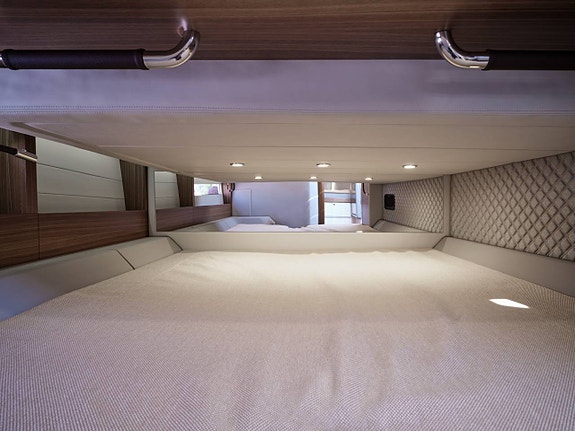 Windy 37 Shamal | 2* Volvo Penta 440/DPI | 2023 11 of 12
