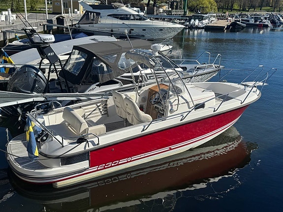 Nimbus 230 R | 2004 | Volvo Penta 5,0 GXI 7 of 8