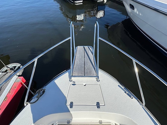 Nimbus 230 R | 2004 | Volvo Penta 5,0 GXI 5 of 5